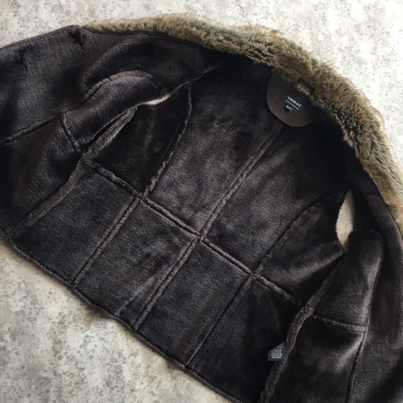 Tribal Faux Fur Vest - Picture 4 of 6